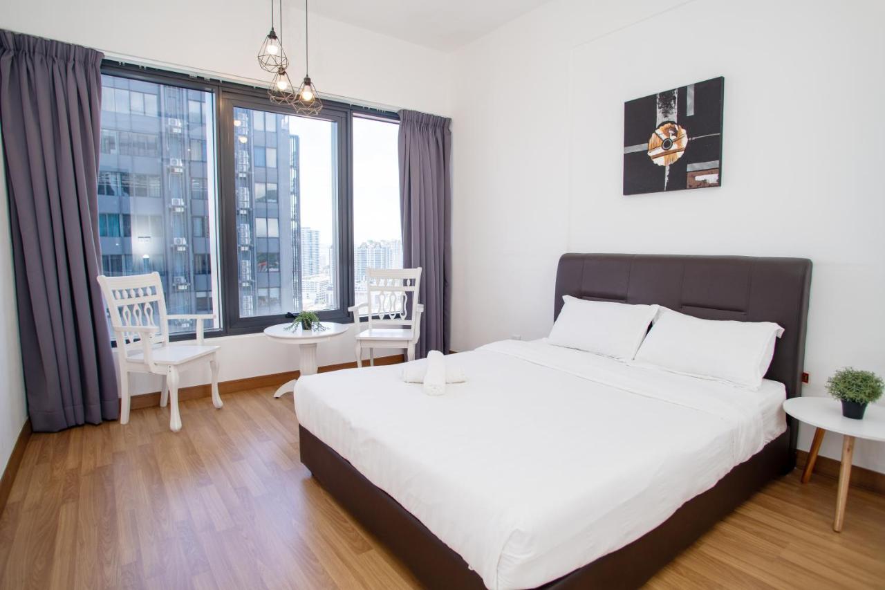 Tropicana 218 Macalister Apartment George Town